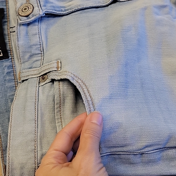 Express Distressed Relaxed Fit Girlfriend Jean, Sz 4 - Picture 9 of 16